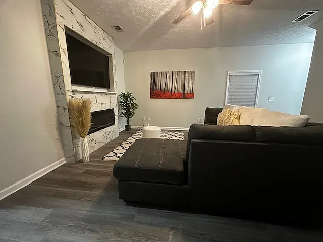 Olivia Ln — Photo 7