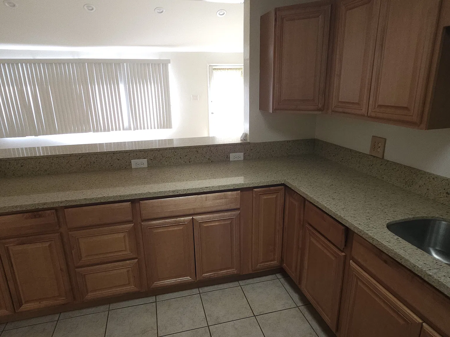 7330 Darby Pl — Photo 2