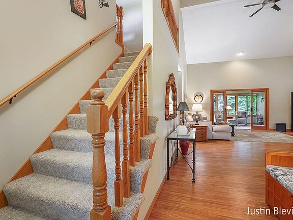 2nd image of 1778 Glenvale Dr SW