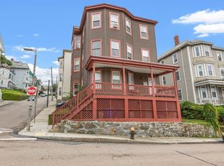 190 Hillside St, Roxbury, MA 02120