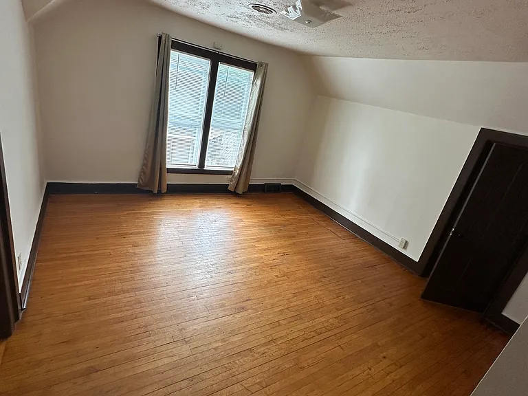320 S 3rd St #2 — Photo 4