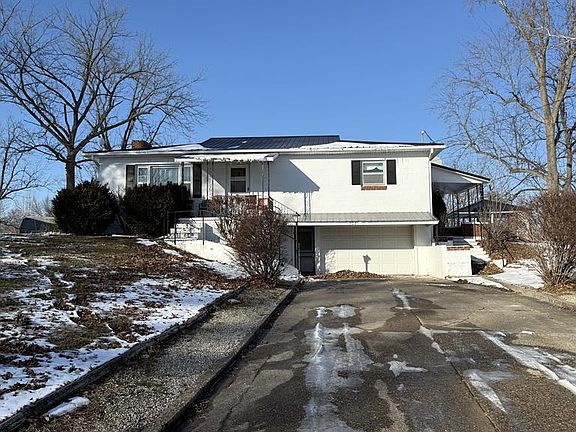 2nd image of 302 W Marion St