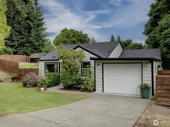 555 Windsor Place NE, Renton, WA 98056