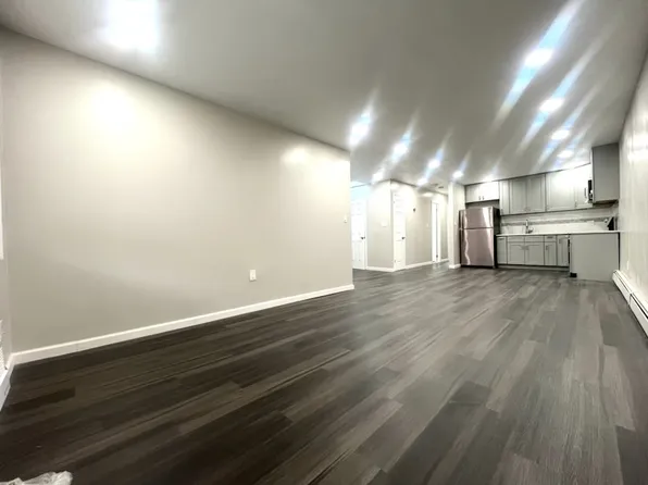 825 Ashford Street image 5 of 11