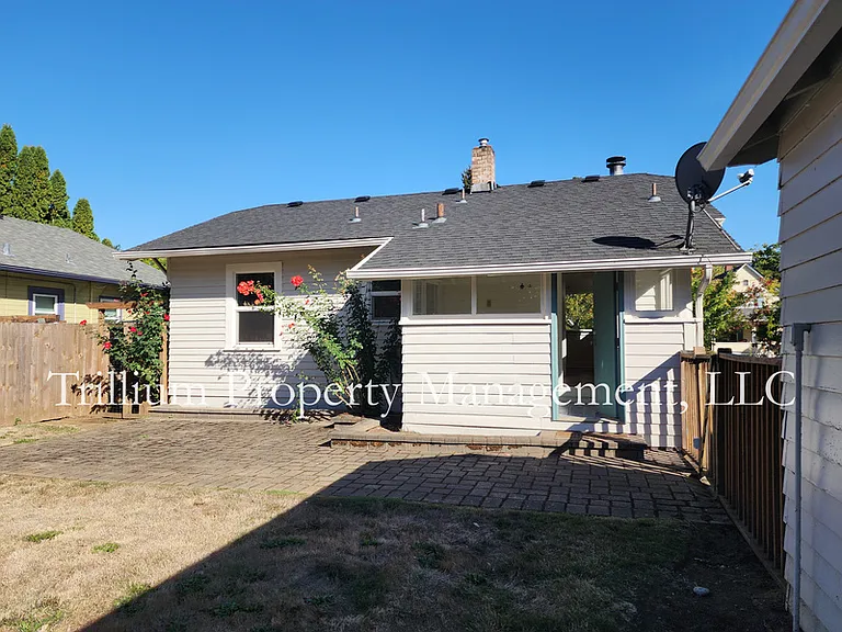 6425 N Curtis Ave — Photo 21