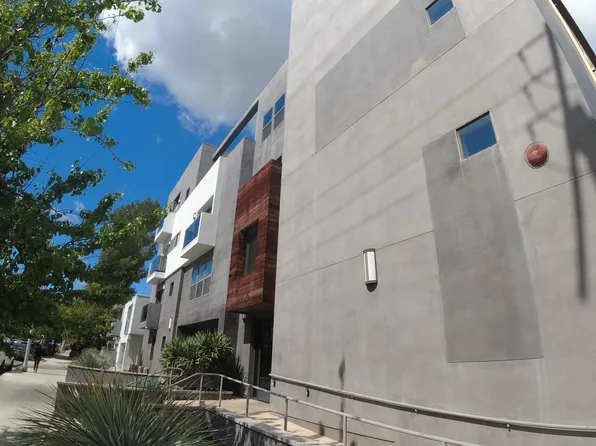 11925 Kling St APT 110, Valley Village, CA 91607