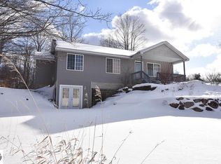 6036 Smith Rd NE, Rapid City, MI 49676