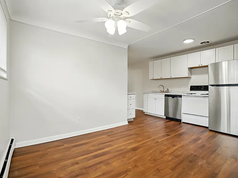 7839 Newbedford Ave #4 — Photo 16