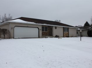1814 E Springfield Dr, Warsaw, IN 46582