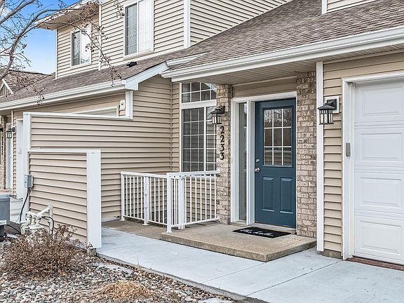 3rd image of 2233 River Rock Ln