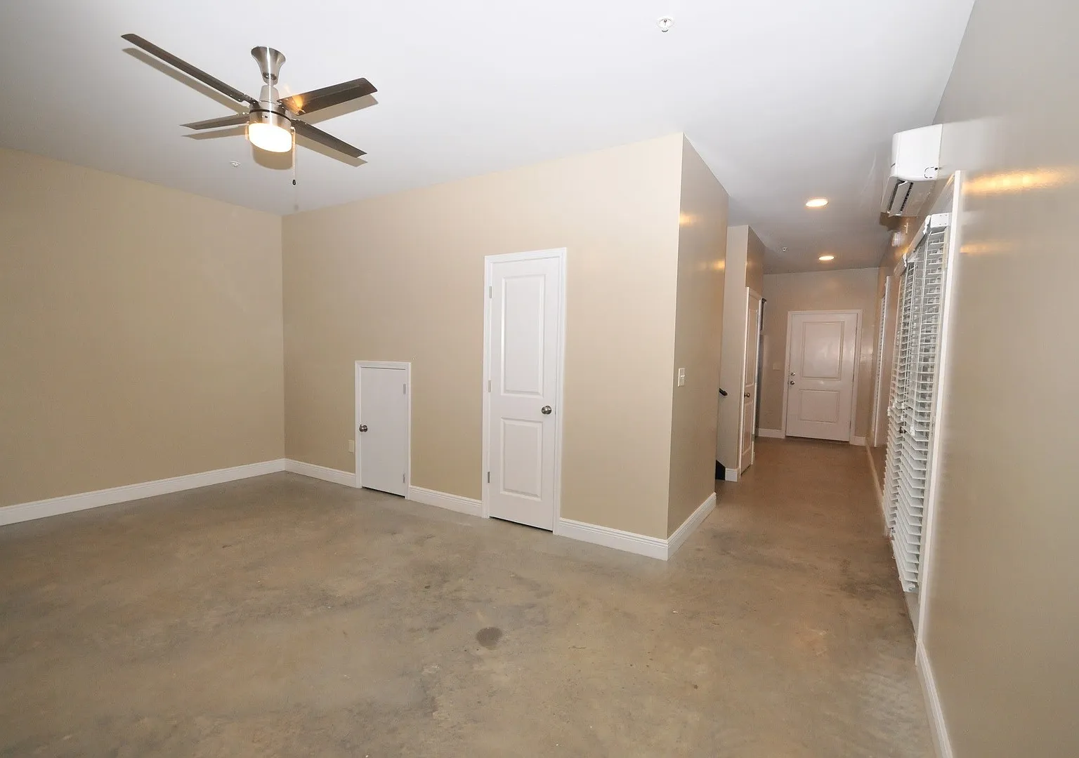 Mission House — Photo 2