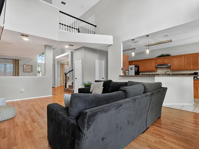 5825 Rockport Ln — Photo 8