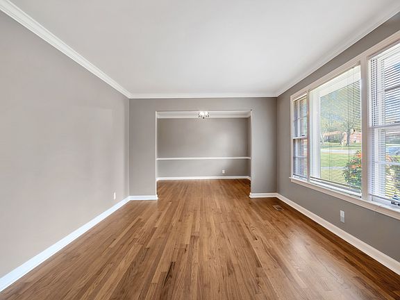 5th image of 414 W Coy Cir