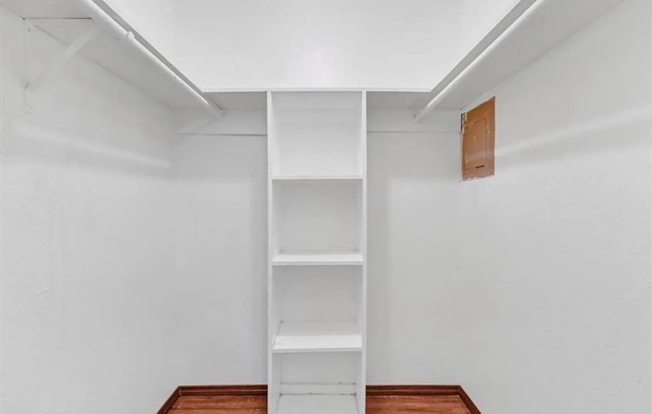 1 bed, 1.0 bath, 712 sqft, $950 — Photo 2
