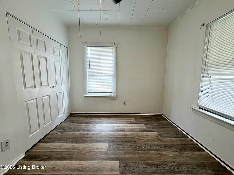 900 Beecher St — Photo 7