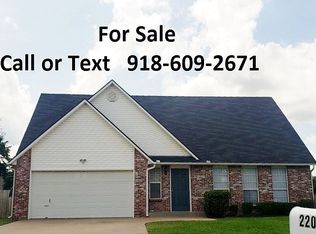 2209 SW Quail Run Ct, Claremore, OK 74019