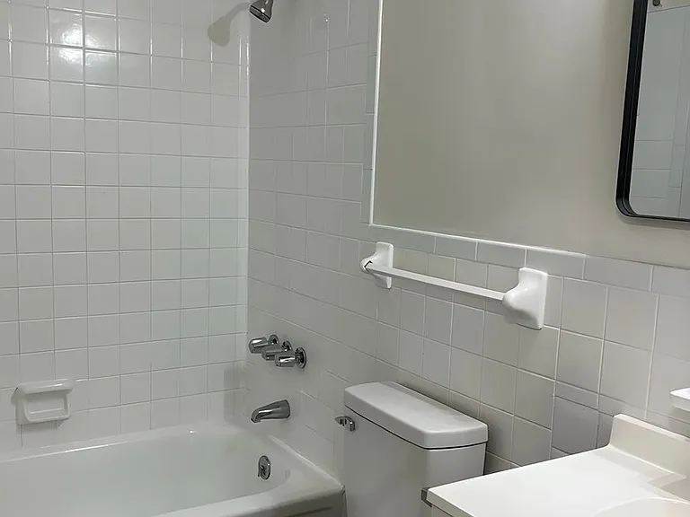 Meadow Pointe Apartments — Photo 6