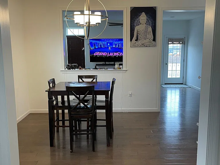 1564 Zestar Dr — Photo 3