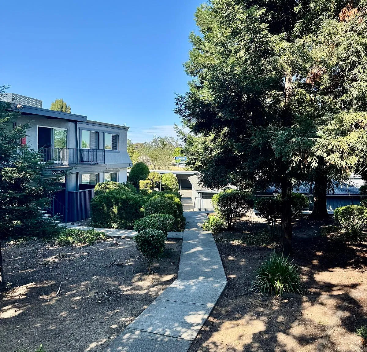 Spacious 2BR/1.5BA Second-Floor Home in Novato | Pet Friendly — Photo 4