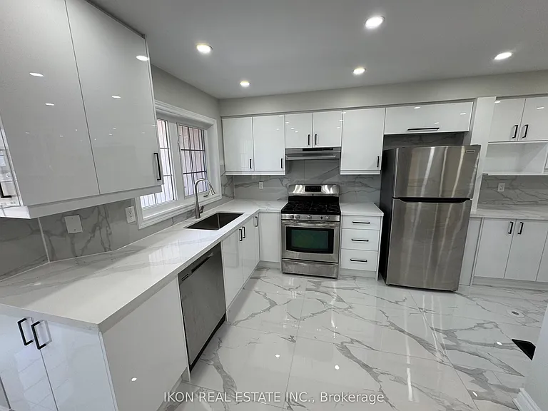 67 Sprucedale Way E — Photo 15
