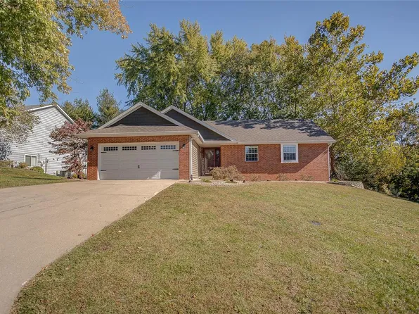72 Hillsborough Ave, Glen Carbon, IL 62034