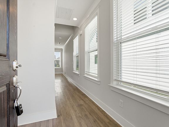 4th image of 3525 Madrid Way