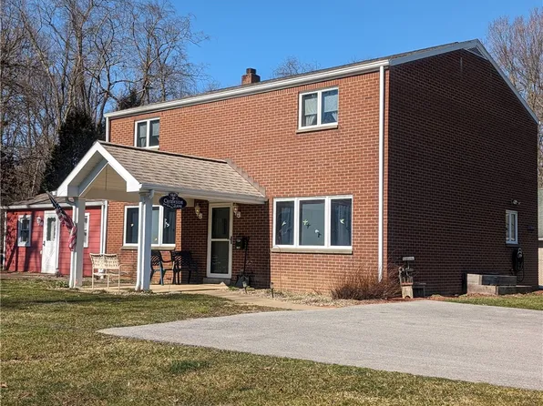 1847 Creekside Ln, Latrobe, PA 15650