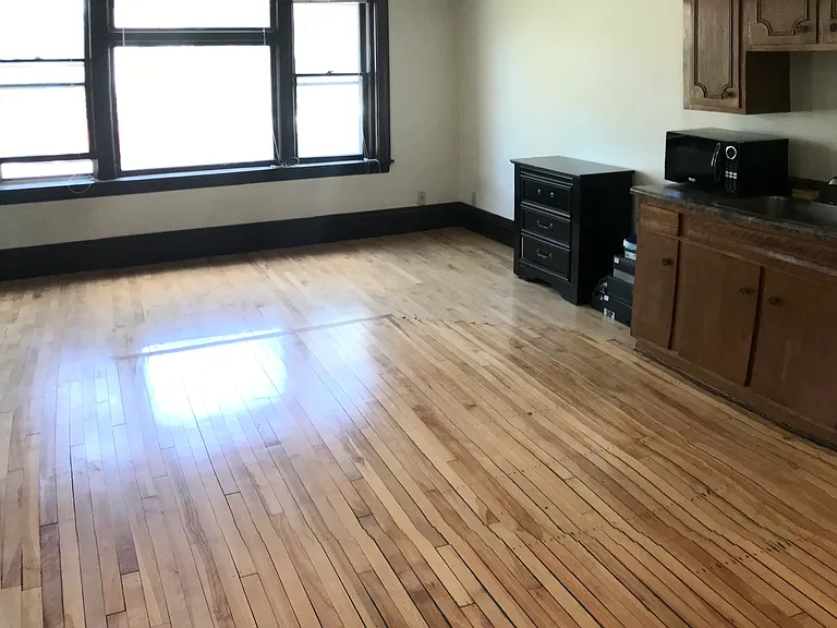 2530 Dupont Ave S #101 — Photo 4