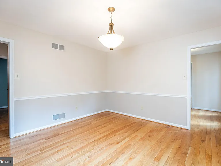 35 Nathalie Ct — Photo 16