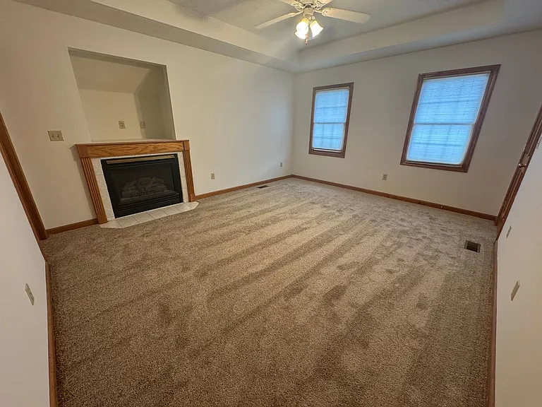 2047 Parkside Dr — Photo 11