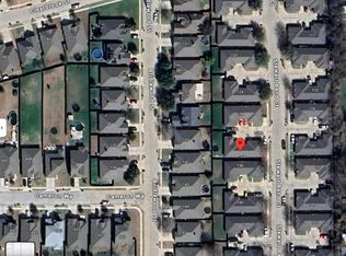 132 Stewart Bend Ct, Azle, TX 76020