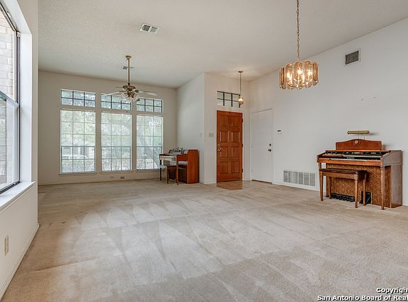 4th image of 2611 Sky Dale Dr