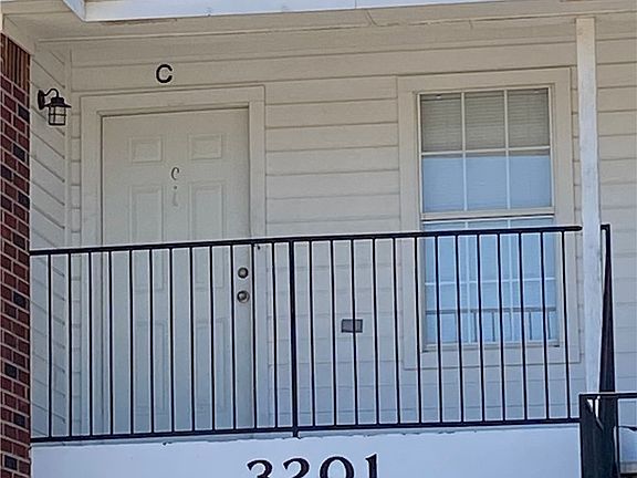 2nd image of 3201 Hereford Ln #A-d