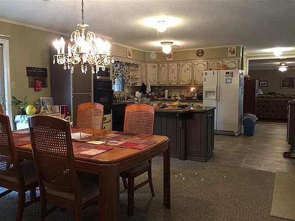 5th image of 3817 Hilltop Dr