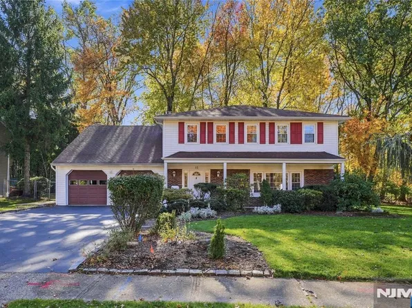 15 Kimberly Way, River Edge, NJ 07661