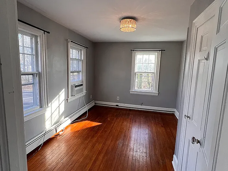Woodhull Rd — Photo 13