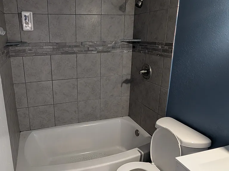121 W Avenue A #2 — Photo 7