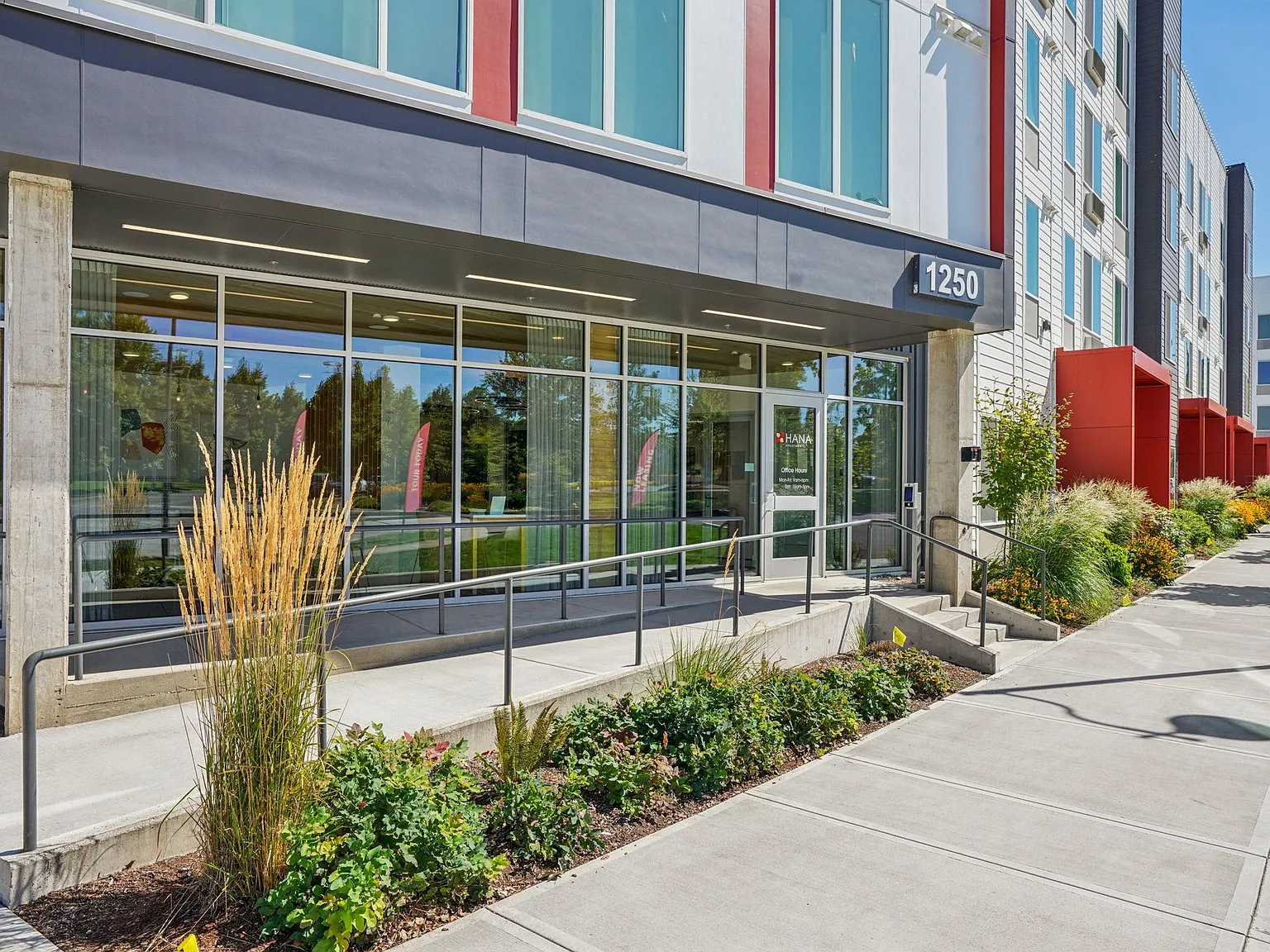 Hana Apartments — Photo 2
