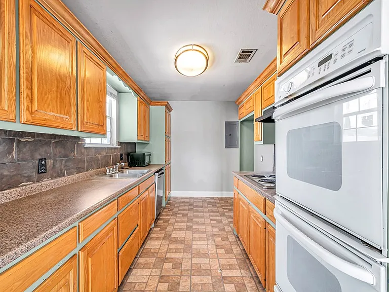 1710 N Weatherford St — Photo 19