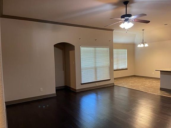 3rd image of 125 Comanche Dr