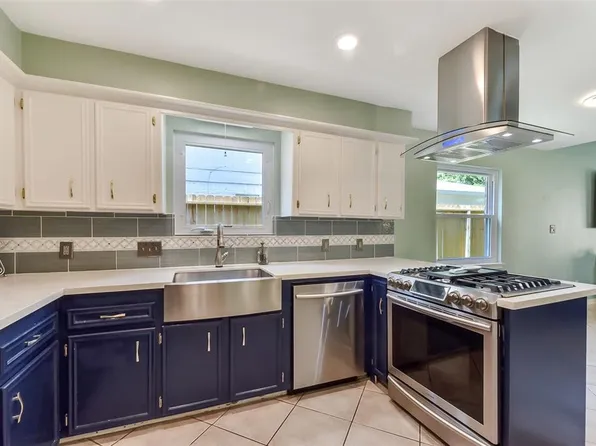 15111 Forest Lodge Drive, Houston, TX 77070