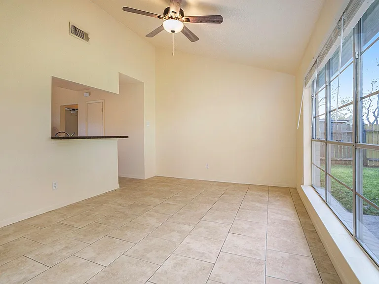 5904 Misty Meadow St — Photo 4