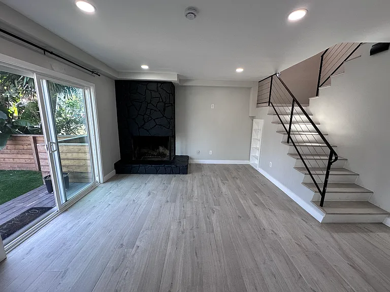 2014 Carnegie Ln #1 — Photo 8