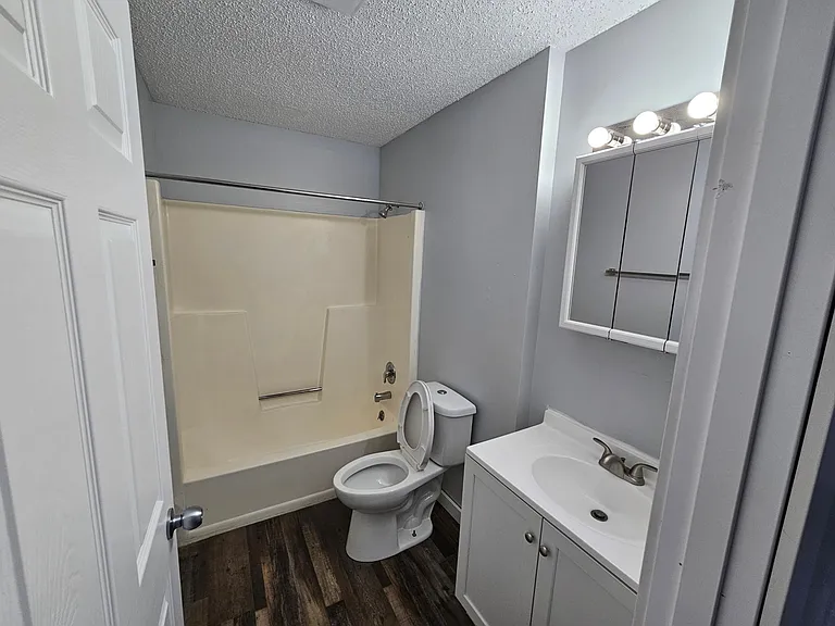 514 10th St N #2 — Photo 10