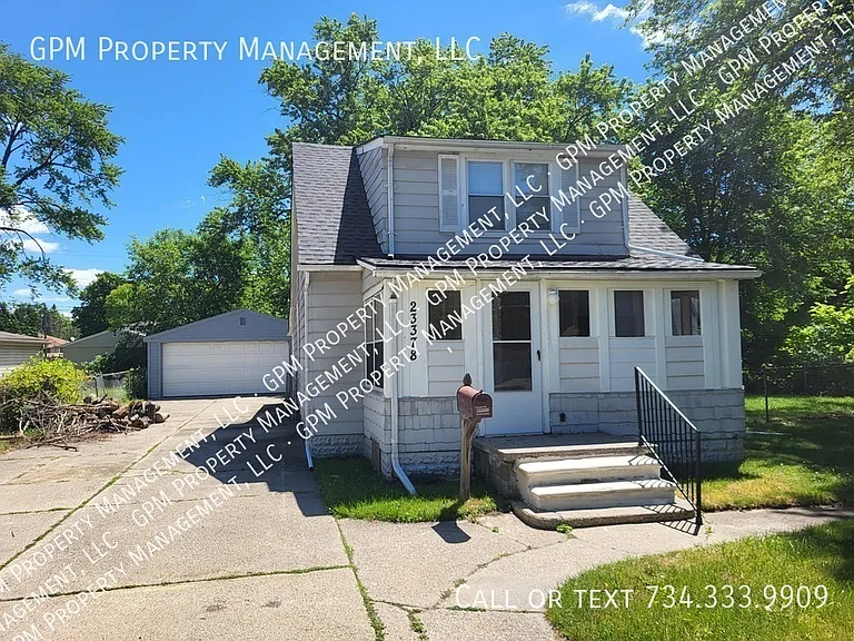 23378 Cunningham Ave — Photo 1