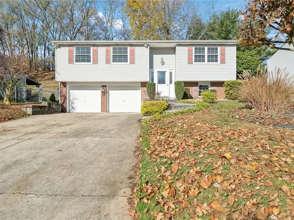 1828 Ivanhoe Dr, North Huntingdon, PA 15642