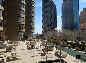 Rented by R New York
