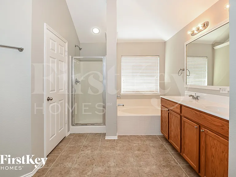 215 Mulberry Dr — Photo 9