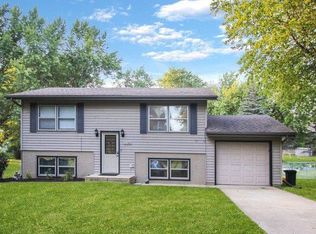 2136 Middlebury Rd, Freeport, IL 61032