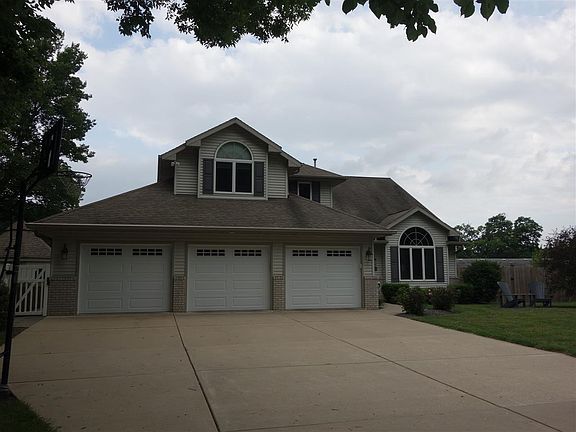 2nd image of 1226 E Brookview Ct